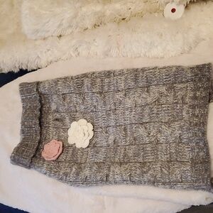 DOG SWEATER WITH PINK AND WHITE FLOWERS SIZE MEDIUM